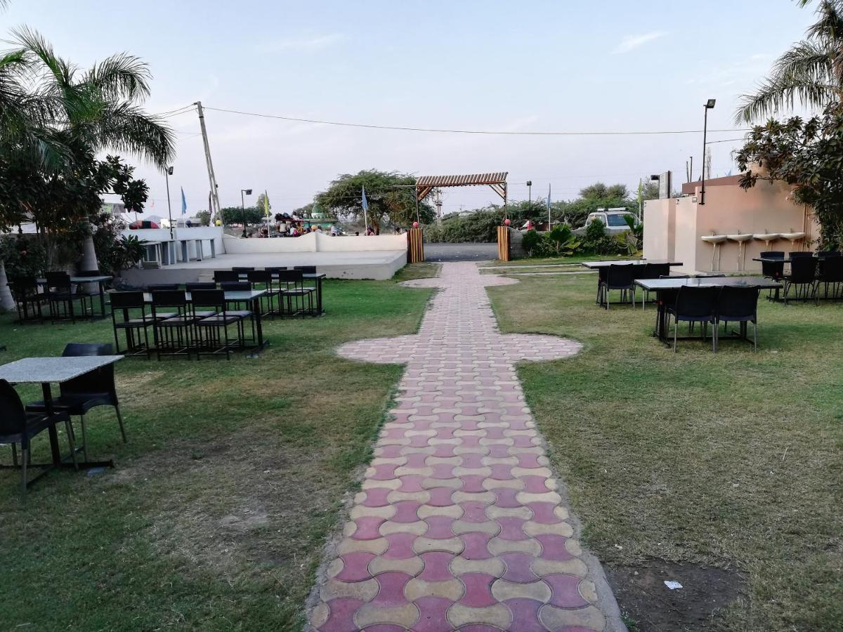 Hotel Shiv Regency Kukma Екстериор снимка